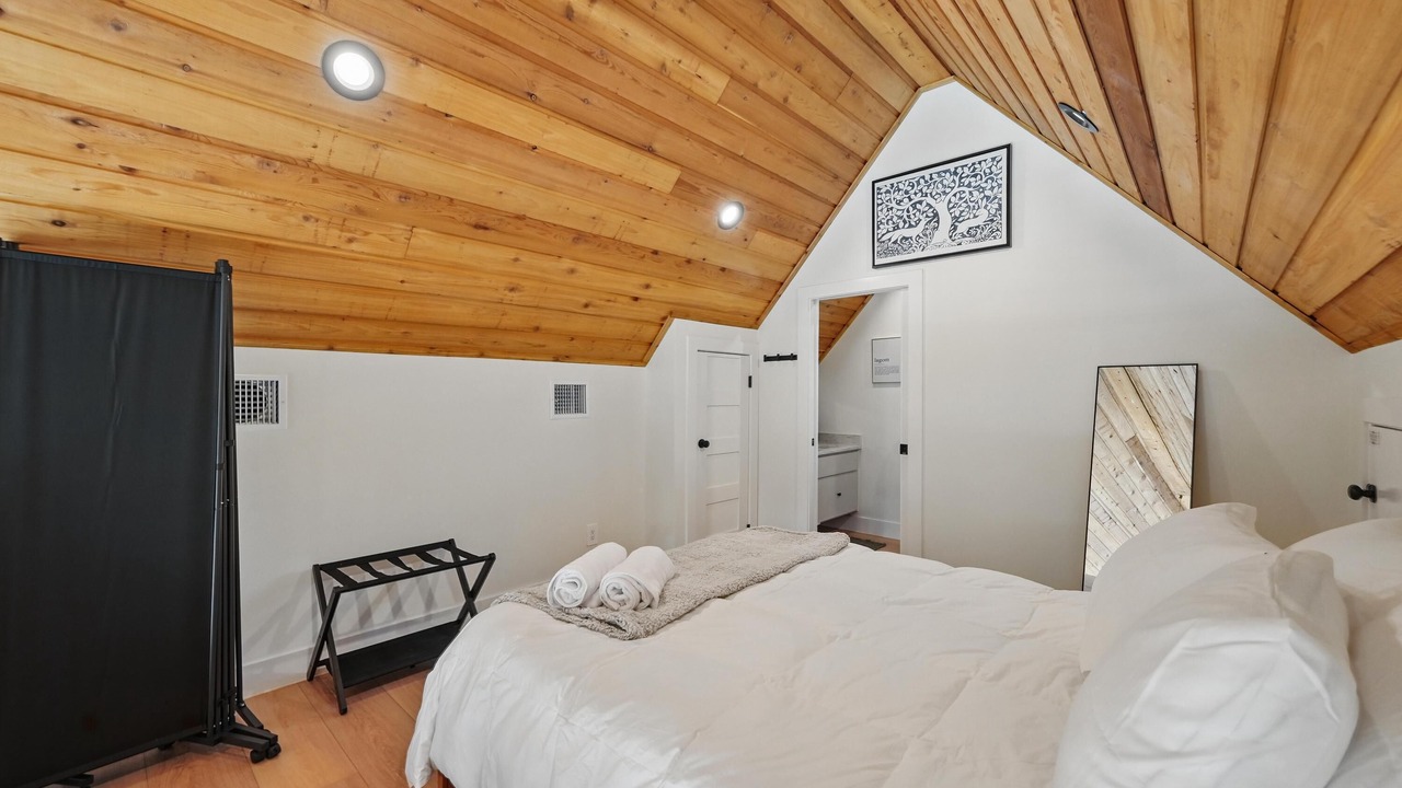 Photo of Bedroom in Tool