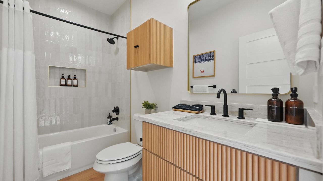 Photo of Bathroom in Tool