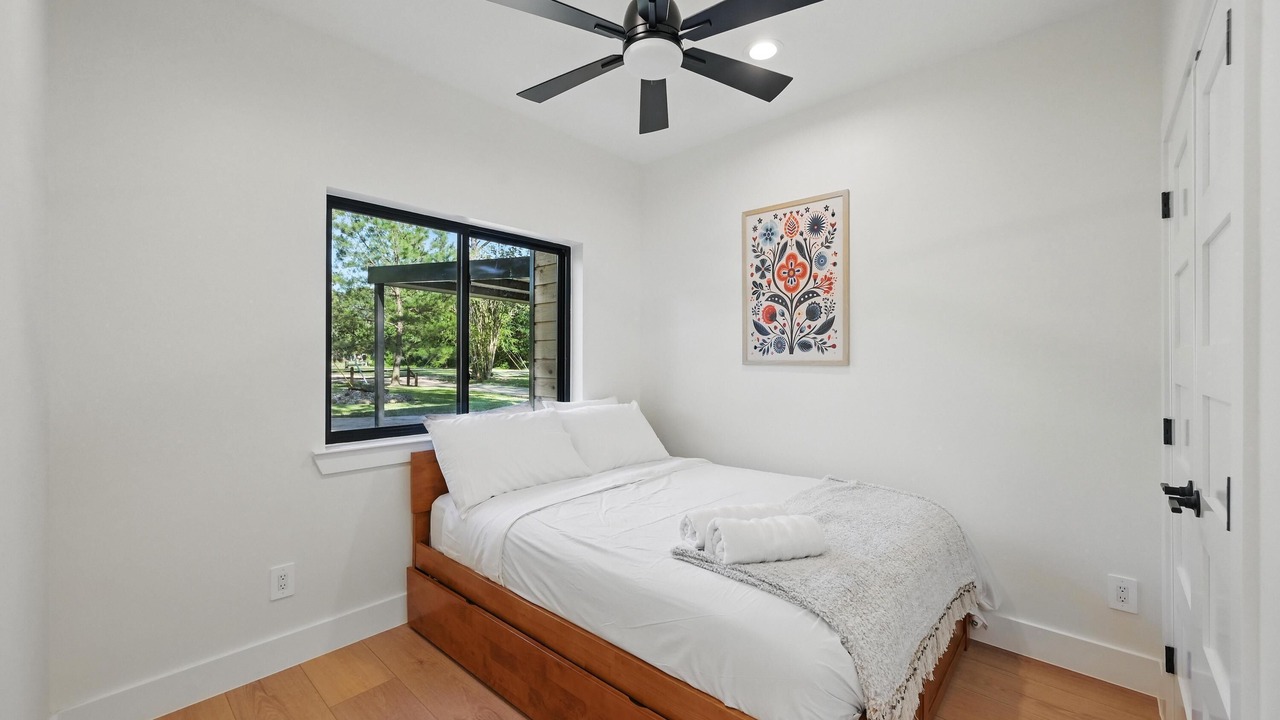 Photo of Bedroom in Tool