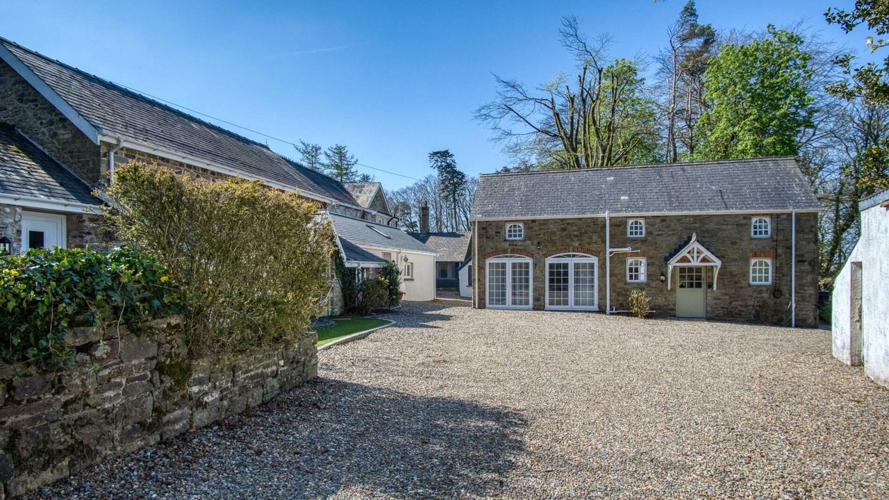 Photo of Others in Ludchurch