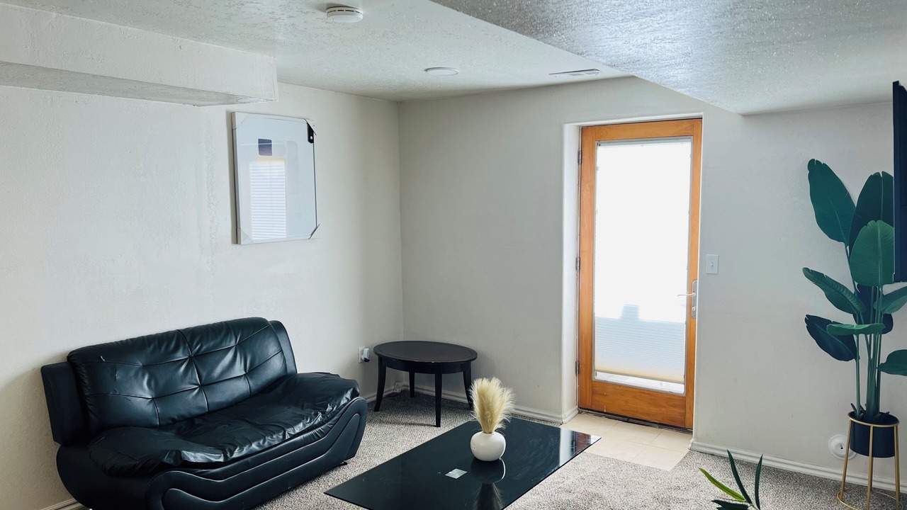 Photo of Livingroom in Lake Point