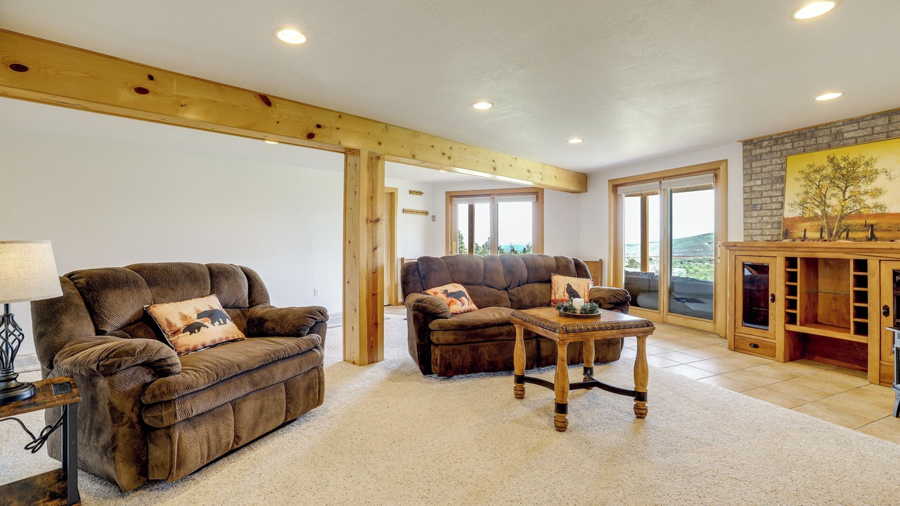 Photo of Livingroom in Lander