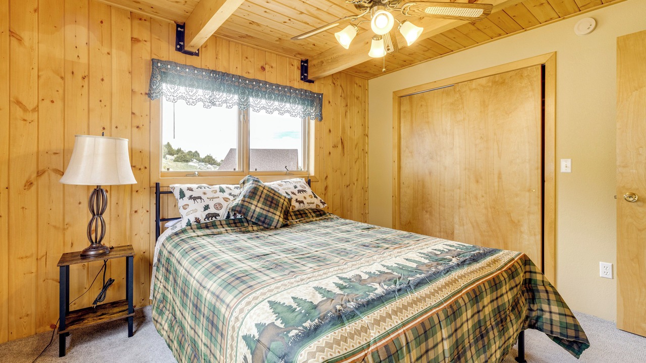 Photo of Bedroom in Lander