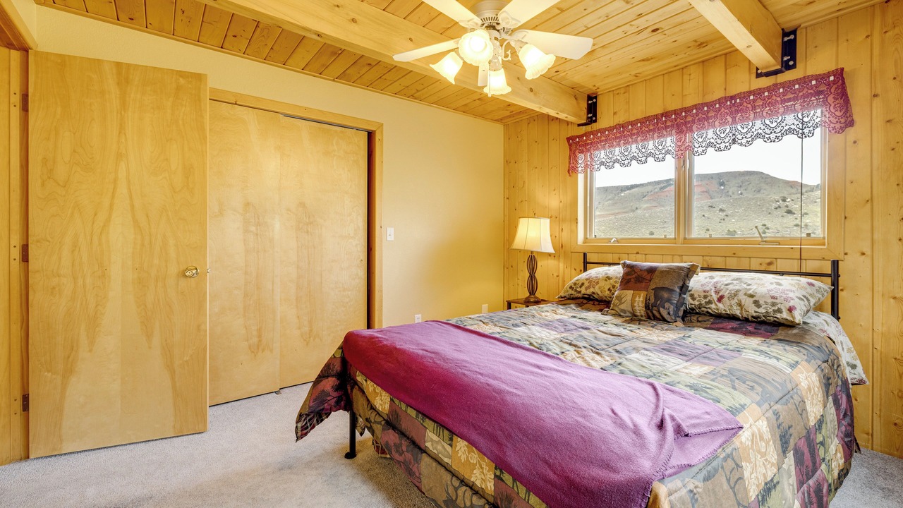 Photo of Bedroom in Lander