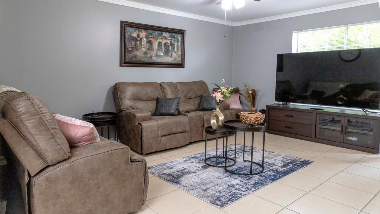 Photo of Livingroom in Woodlake - Briar Meadow