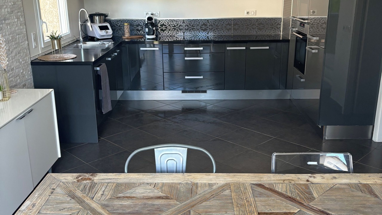 Photo of Kitchen in Saint-Pierre-en-Faucigny