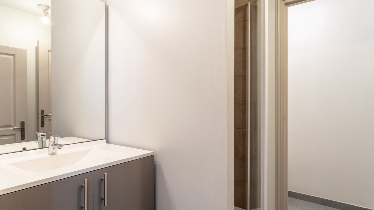 Photo of Bathroom in Centre