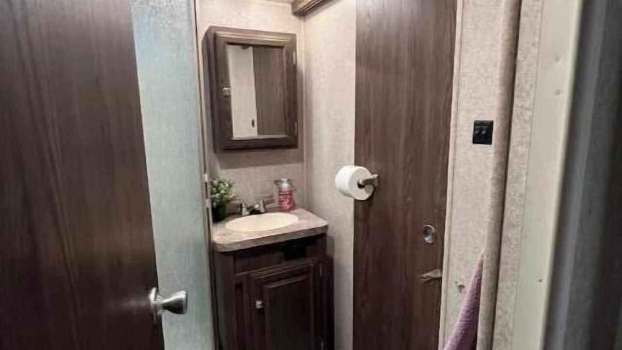 Photo of Bathroom in Lake Panasoffkee
