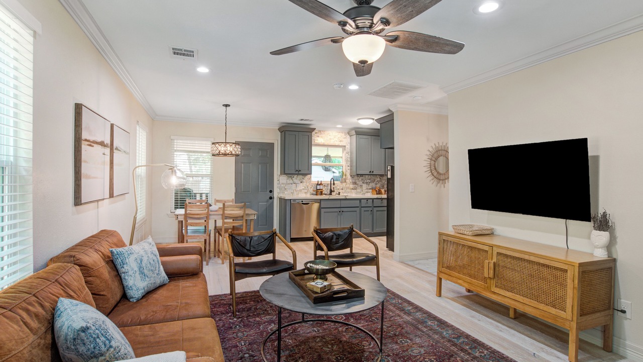 Photo of Livingroom in Shady Acres