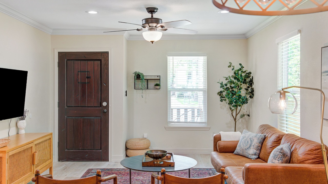 Photo of Livingroom in Shady Acres