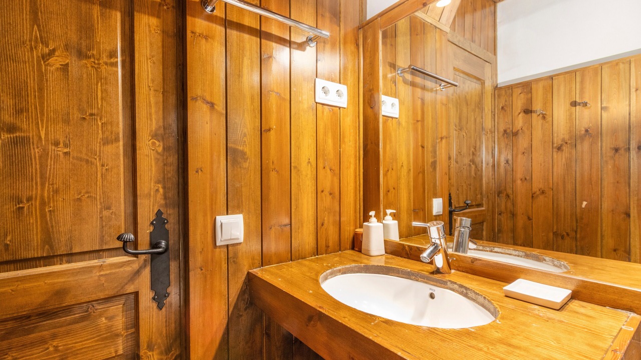 Photo of Bathroom in Arties