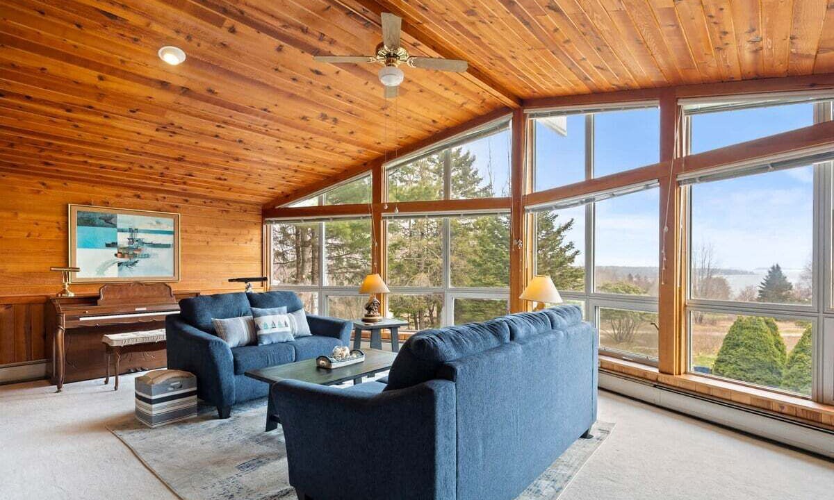 Photo of Livingroom in Marlboro