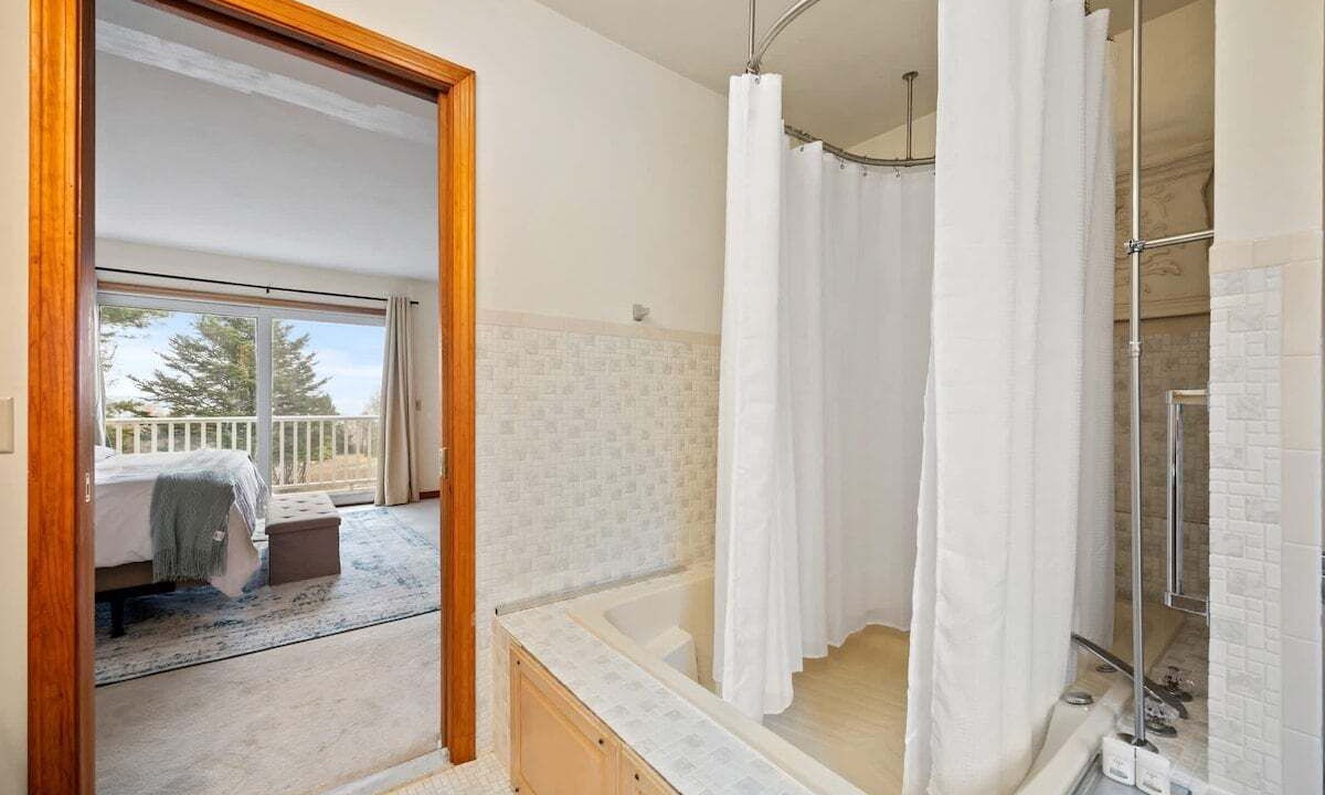 Photo of Bathroom in Marlboro