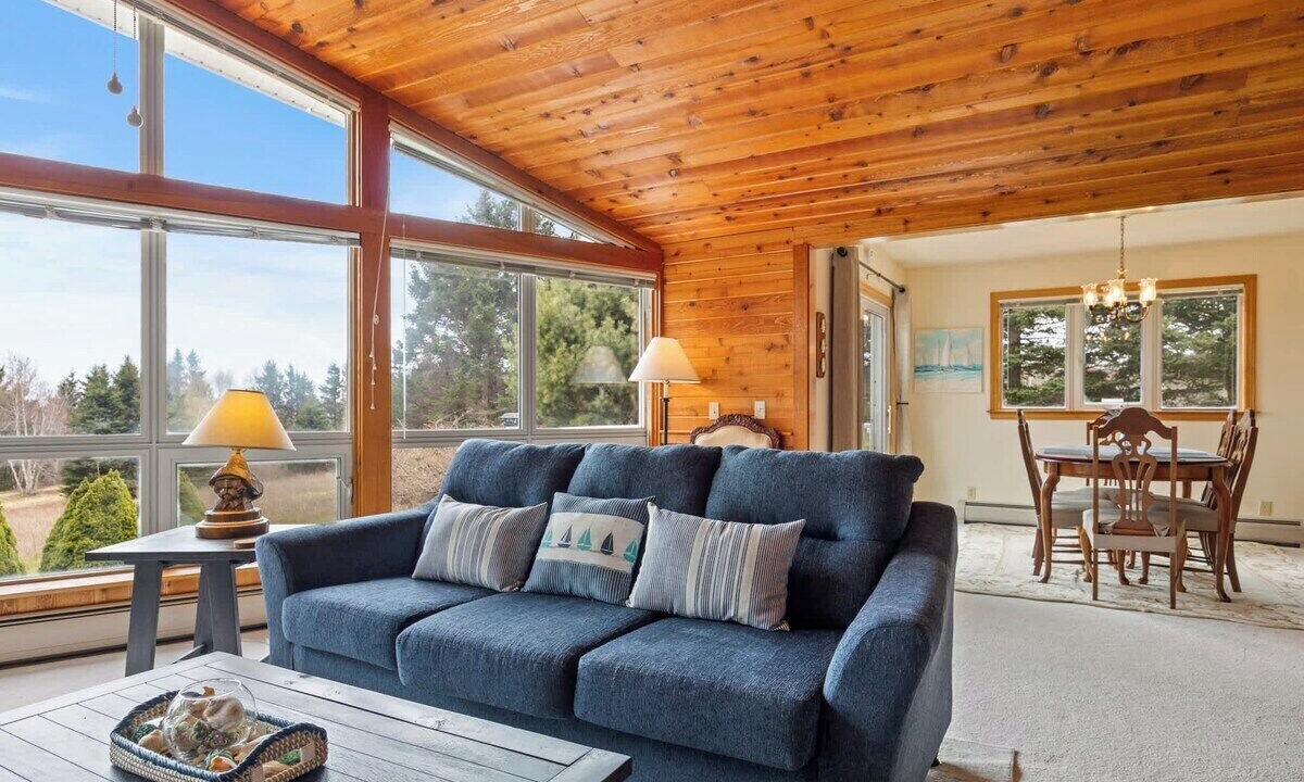 Photo of Livingroom in Marlboro