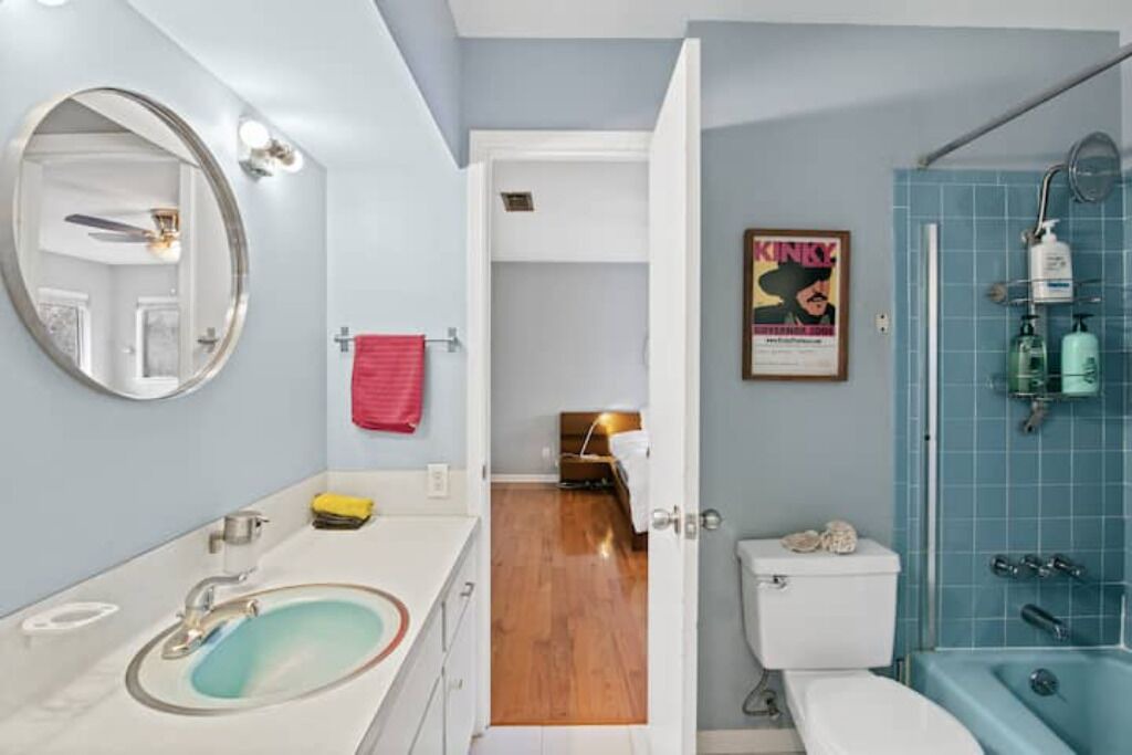 Photo of Bathroom in Blackshear-Prospect Hill
