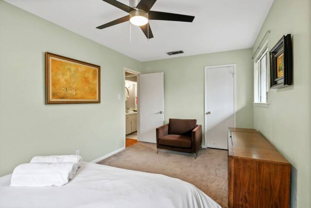 Photo of Bedroom in Blackshear-Prospect Hill