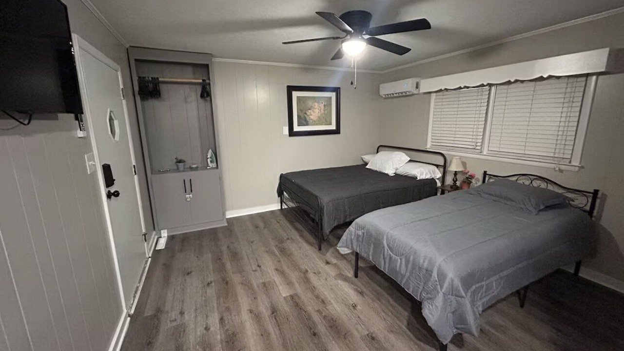 Photo of Bedroom in Elroy
