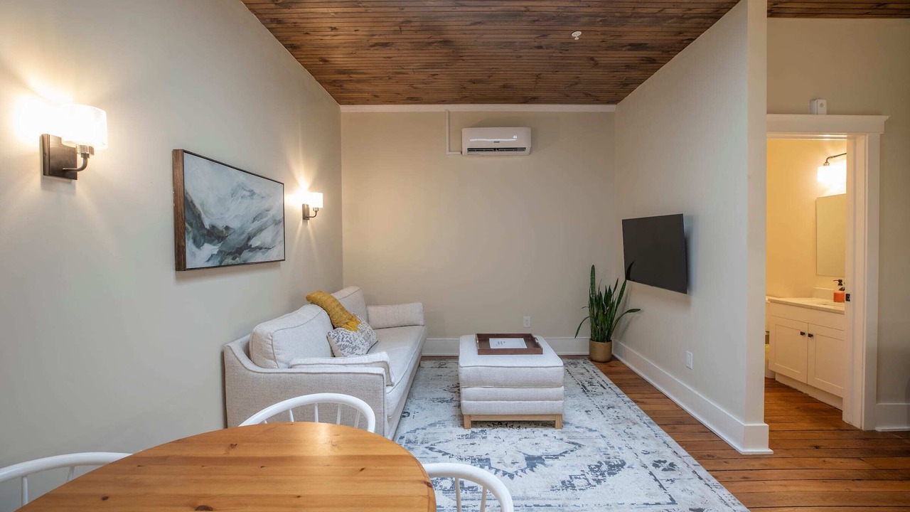 Photo of Livingroom in Floyd