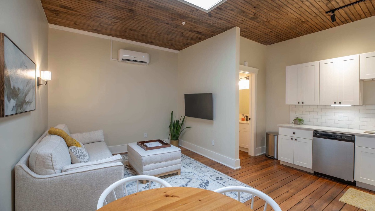Photo of Livingroom in Floyd