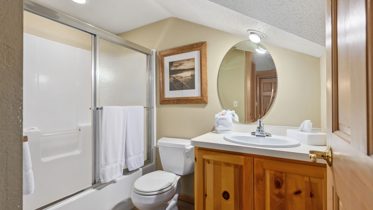 Photo of Bathroom in Lake Shore