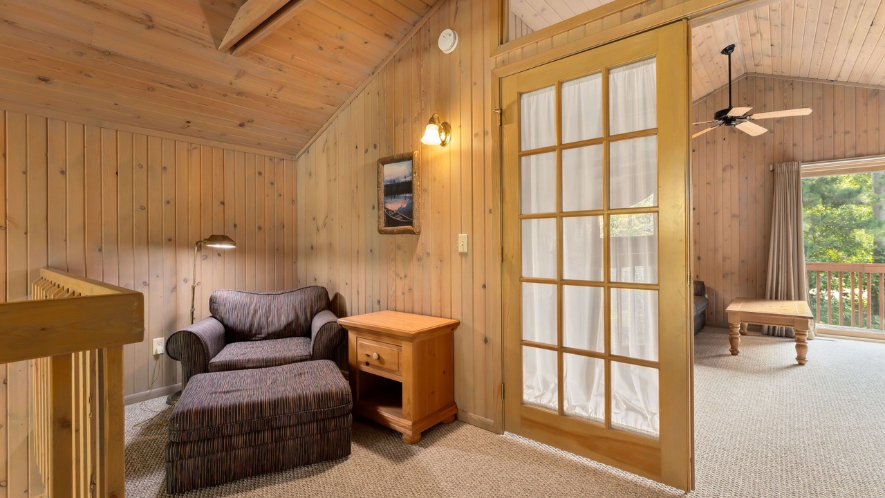Photo of Livingroom in Lake Shore