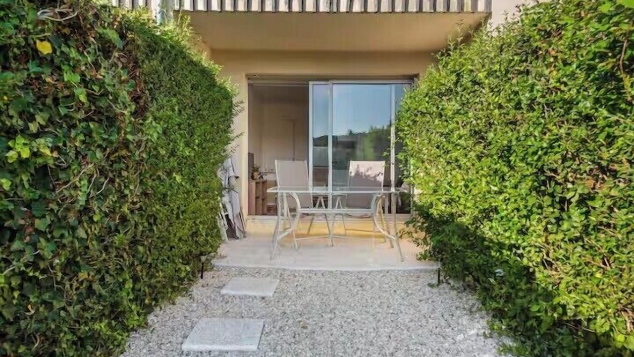 Photo of Outdoor in Clair Valon