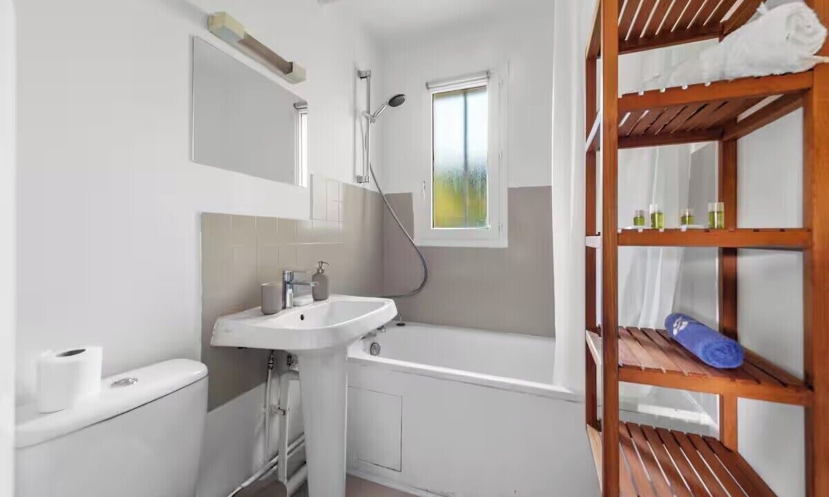 Photo of Bathroom in Clair Valon