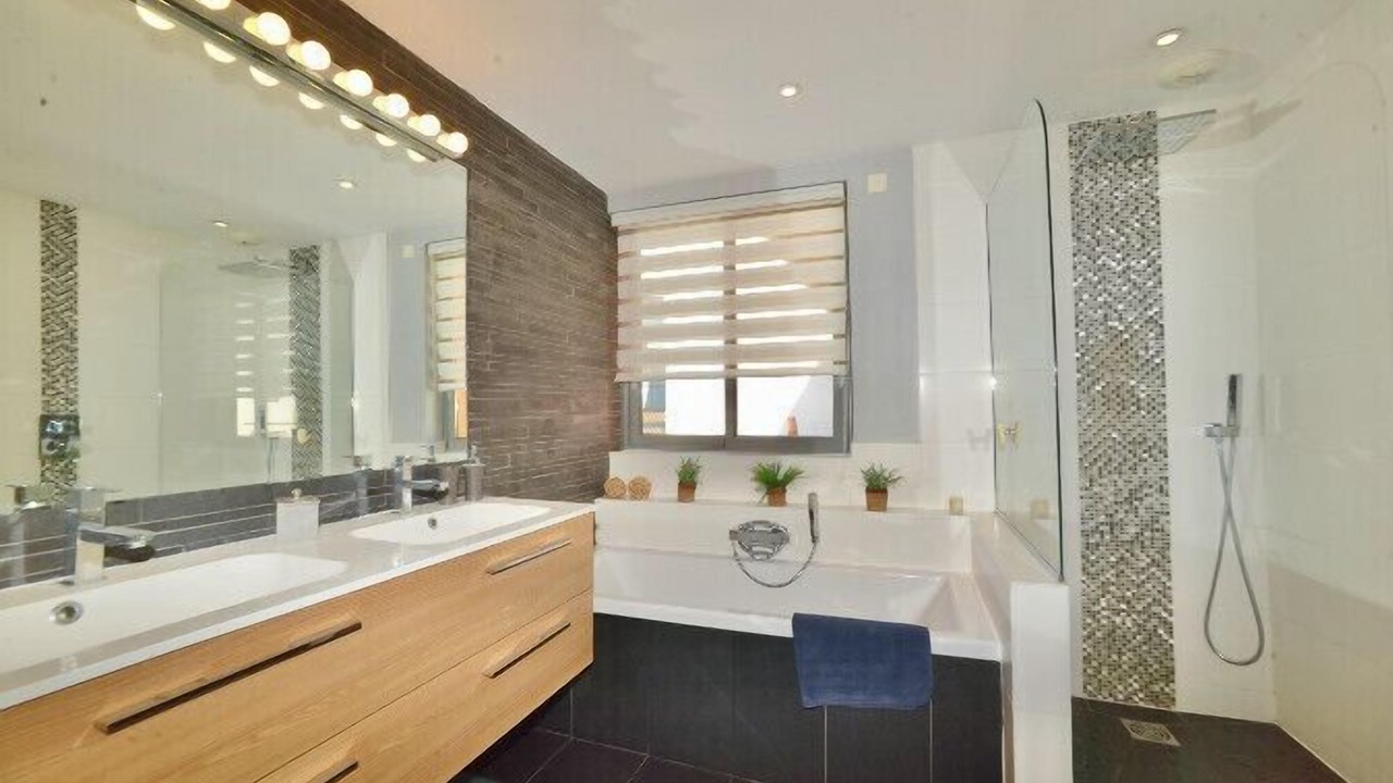 Photo of Bathroom in Saint - Aubin - Dupuy