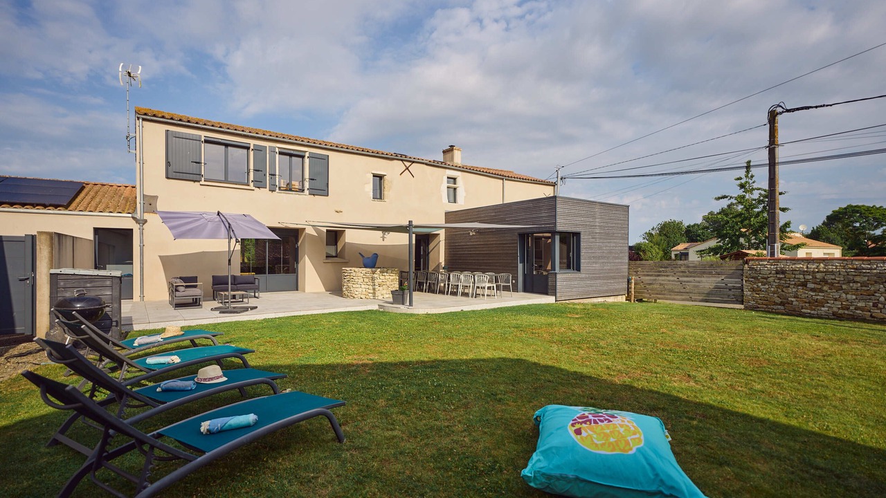 Photo of Patio Balcony in Saint-Vincent-sur-Jard