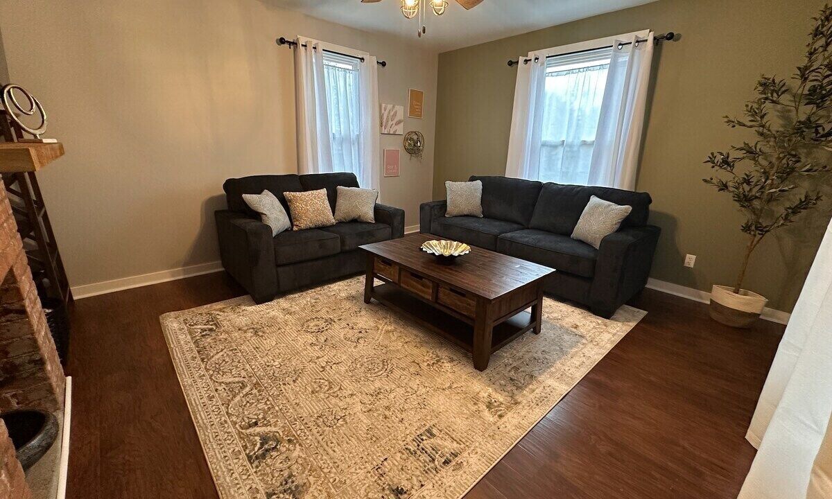 Photo of Livingroom in Coshocton