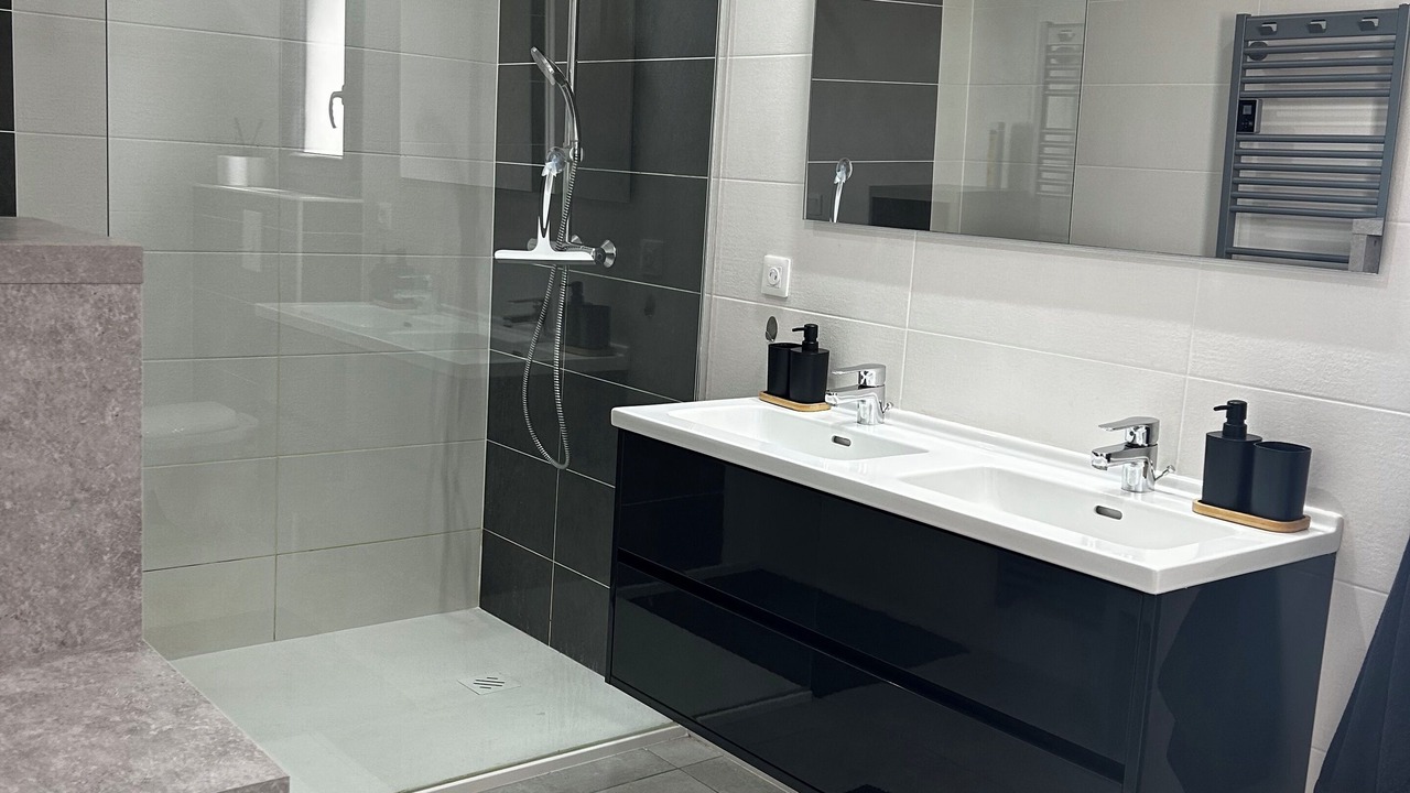 Photo of Bathroom in Servian