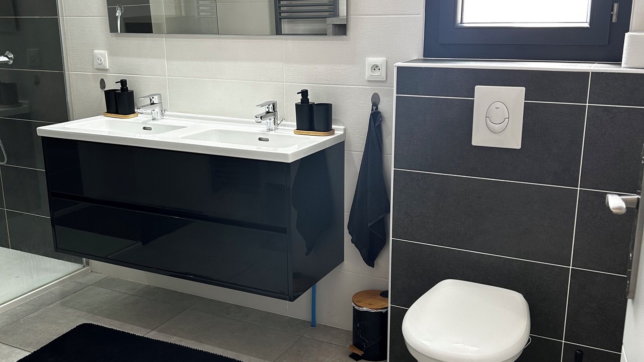 Photo of Bathroom in Servian
