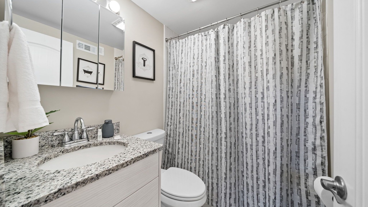 Photo of Bathroom in Lake in the Hills