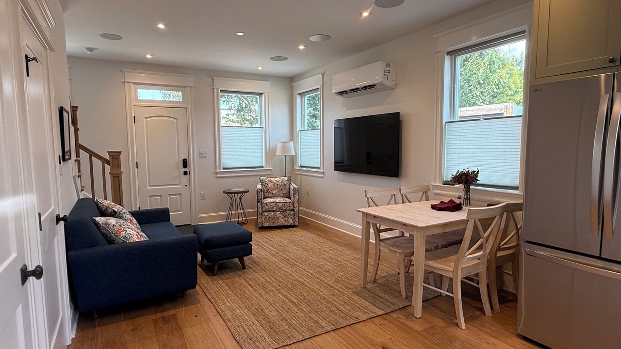 Photo of Livingroom in Hill East