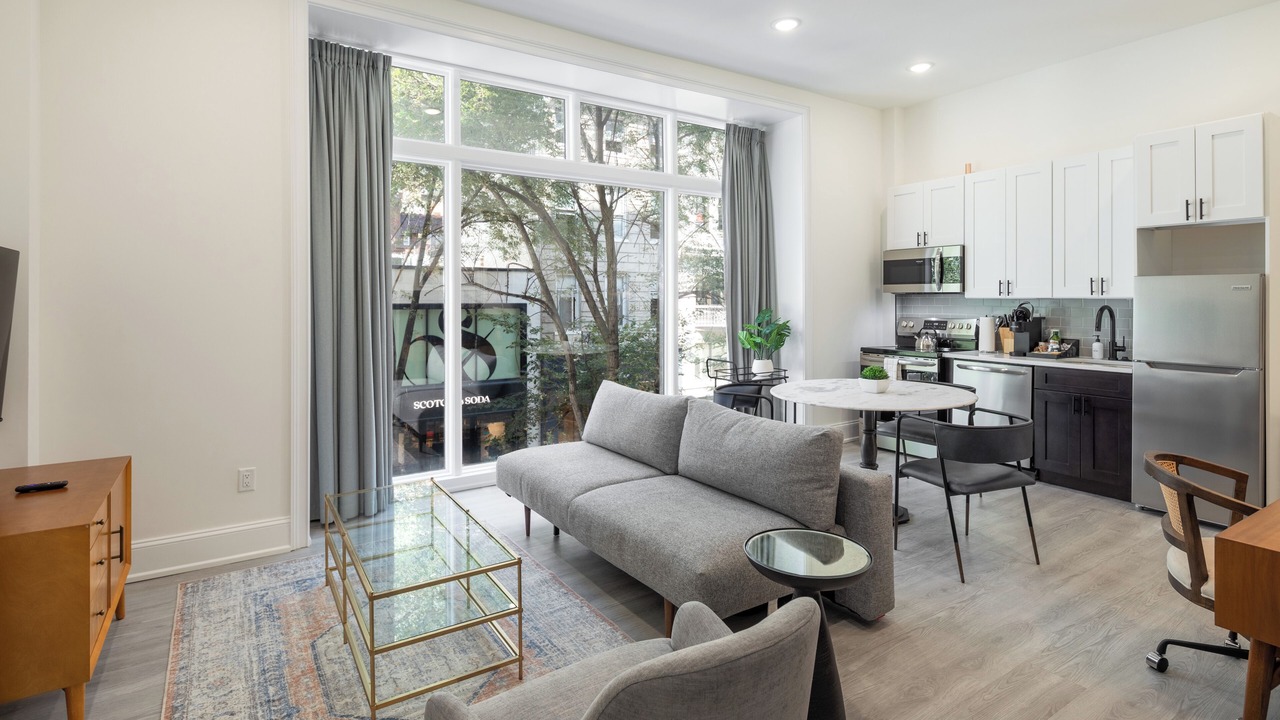 Photo of Livingroom in Rittenhouse Row