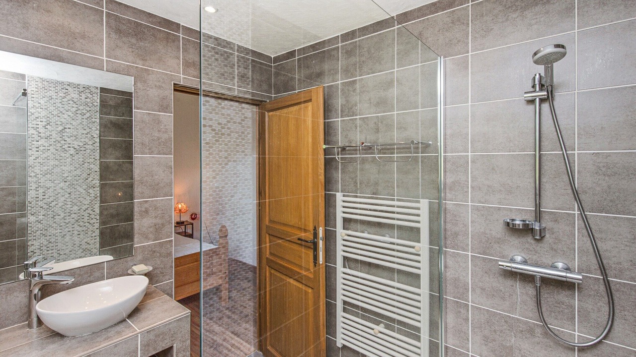 Photo of Bathroom in Flayosc