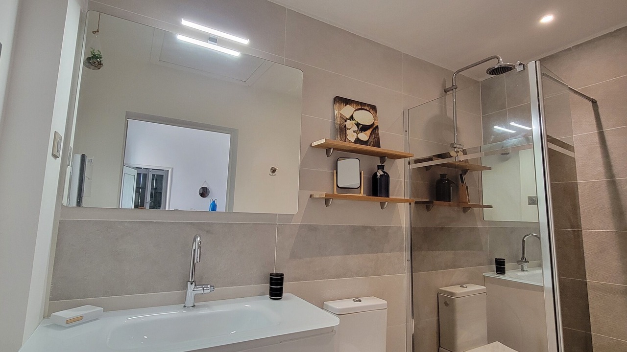 Photo of Bathroom in Peyriac-de-Mer