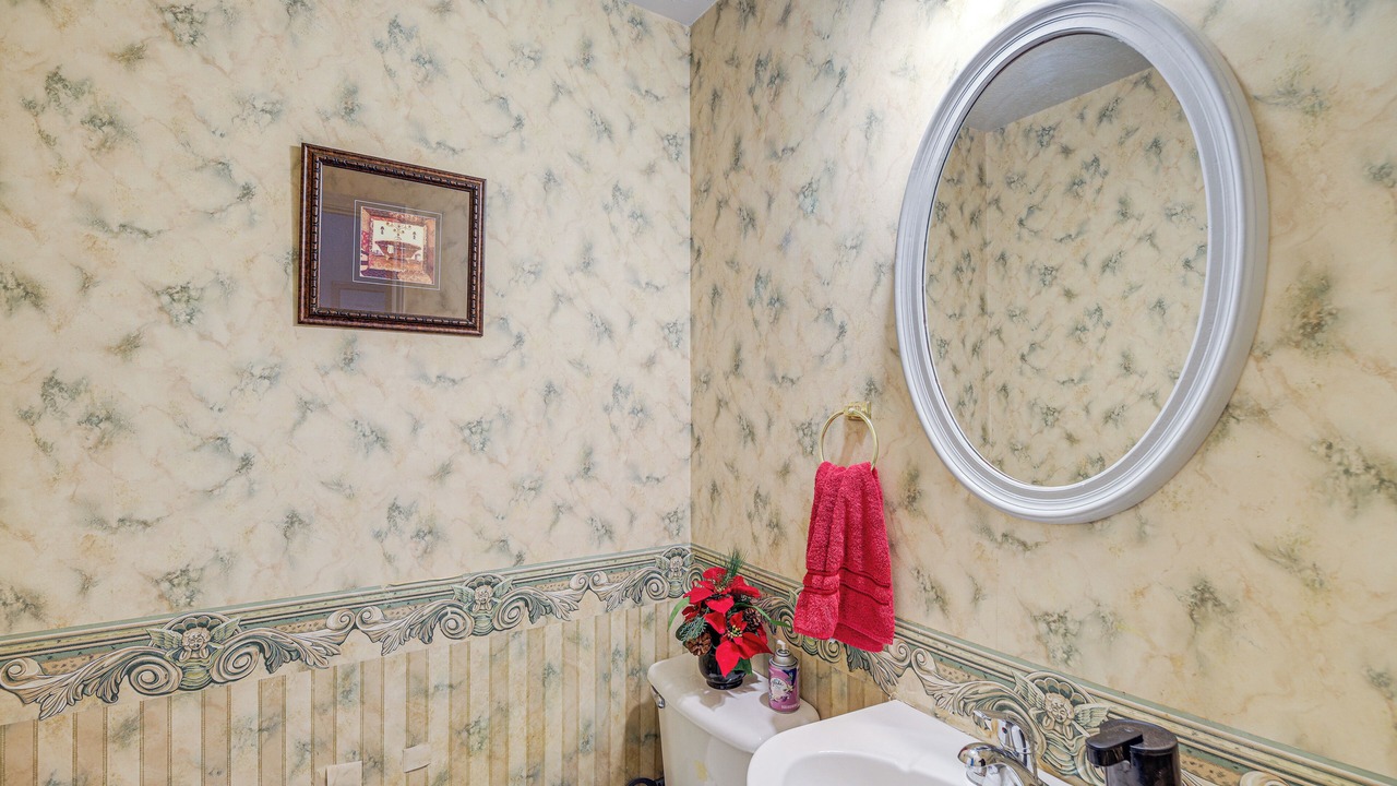 Photo of Bathroom in Cloverleaf