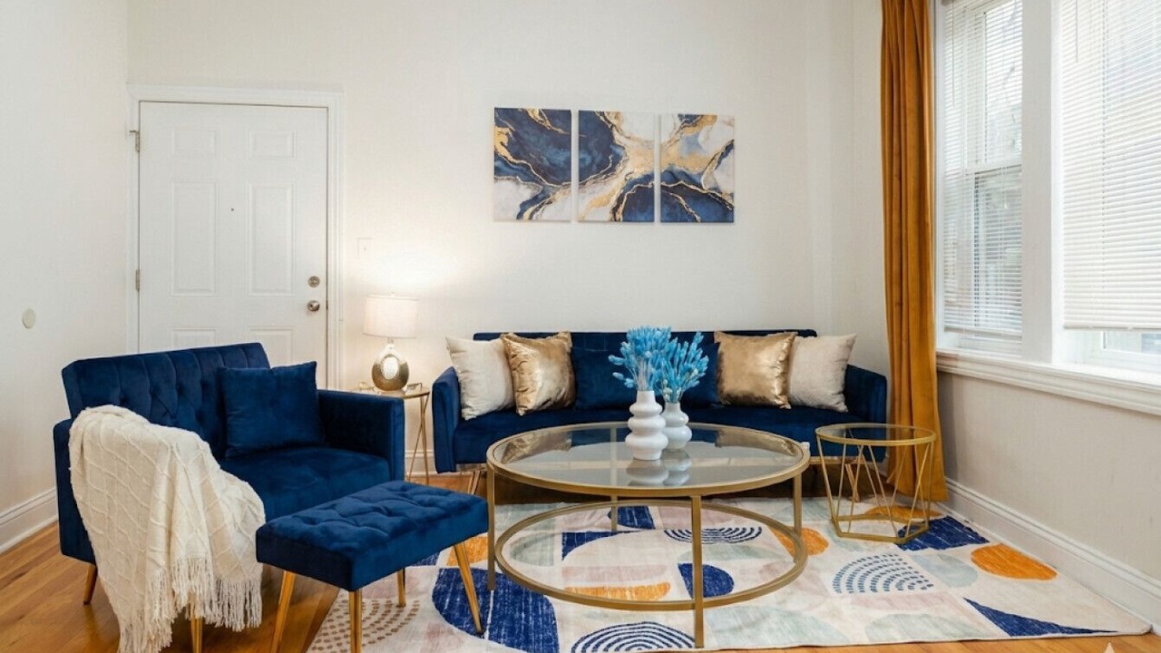 Photo of Livingroom in East Garfield Park