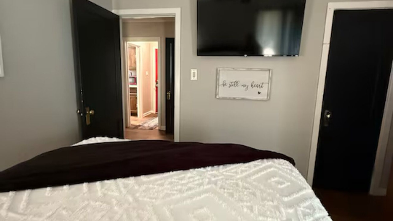 Photo of Bedroom in Clarendon