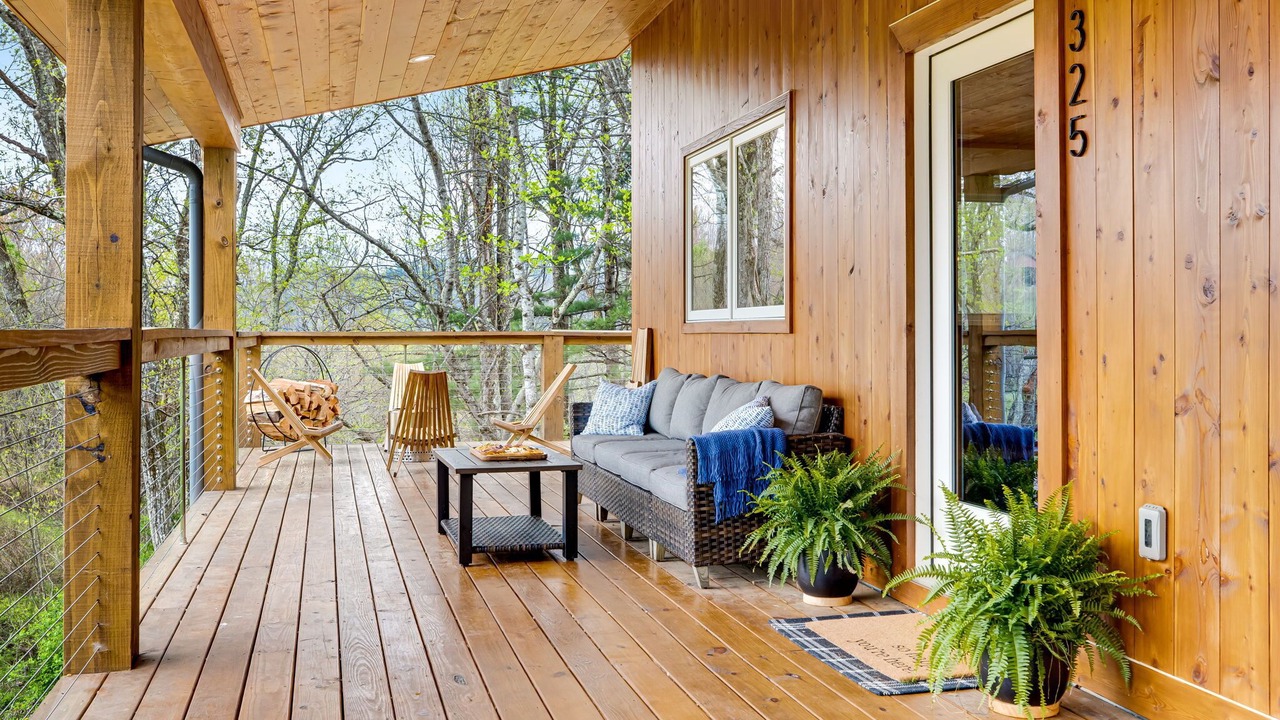 Photo of Patio Balcony in Elk Park