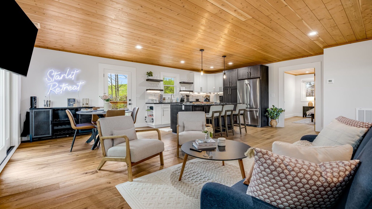 Photo of Livingroom in Elk Park
