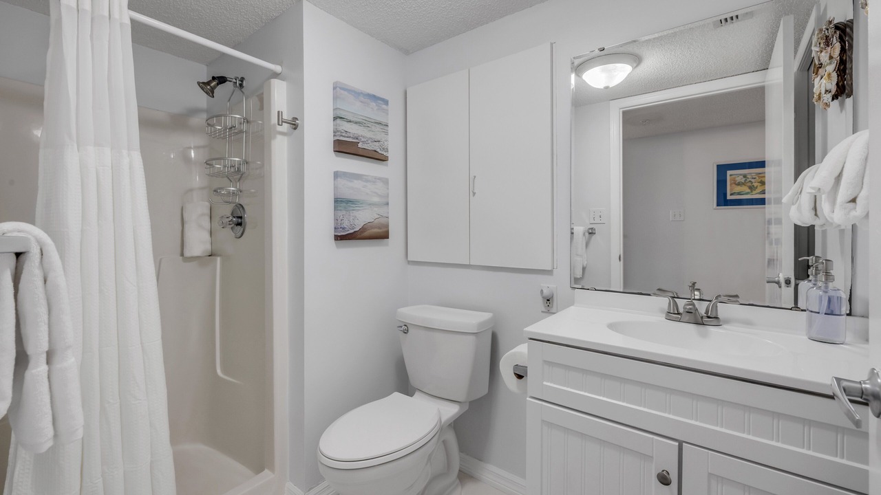 Photo of Bathroom in Seawinds Condo
