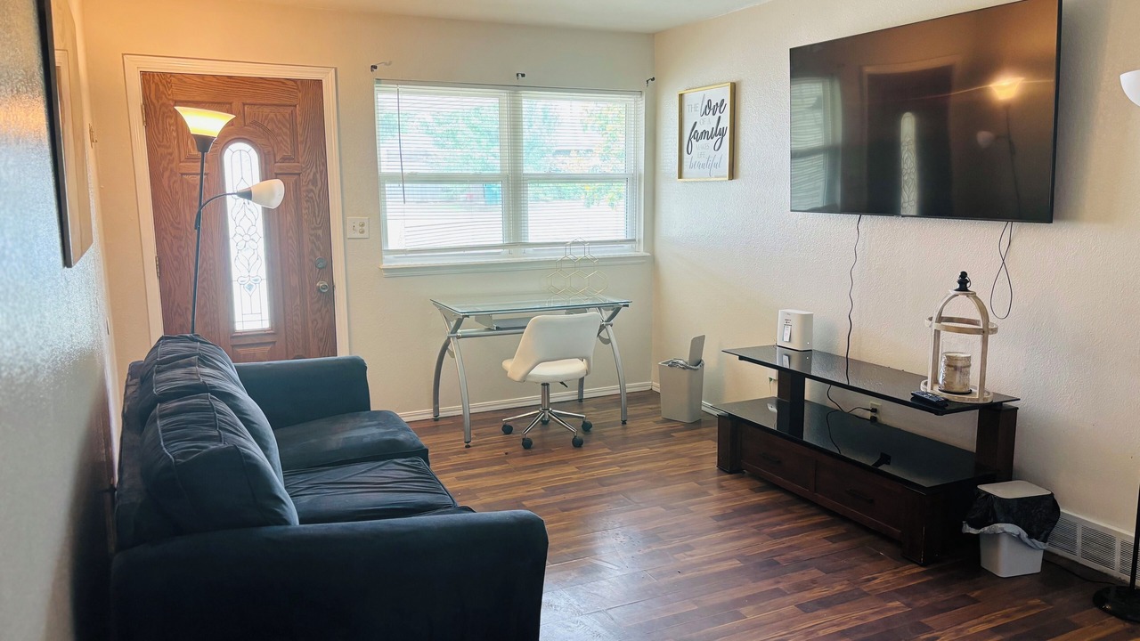 Photo of Livingroom in South Oklahoma City