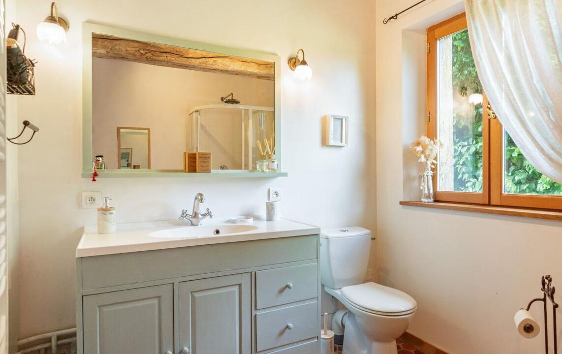 Photo of Bathroom in Mesnieres-en-Bray