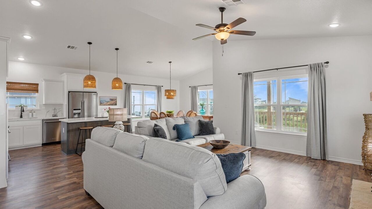 Photo of Livingroom in Gilchrist