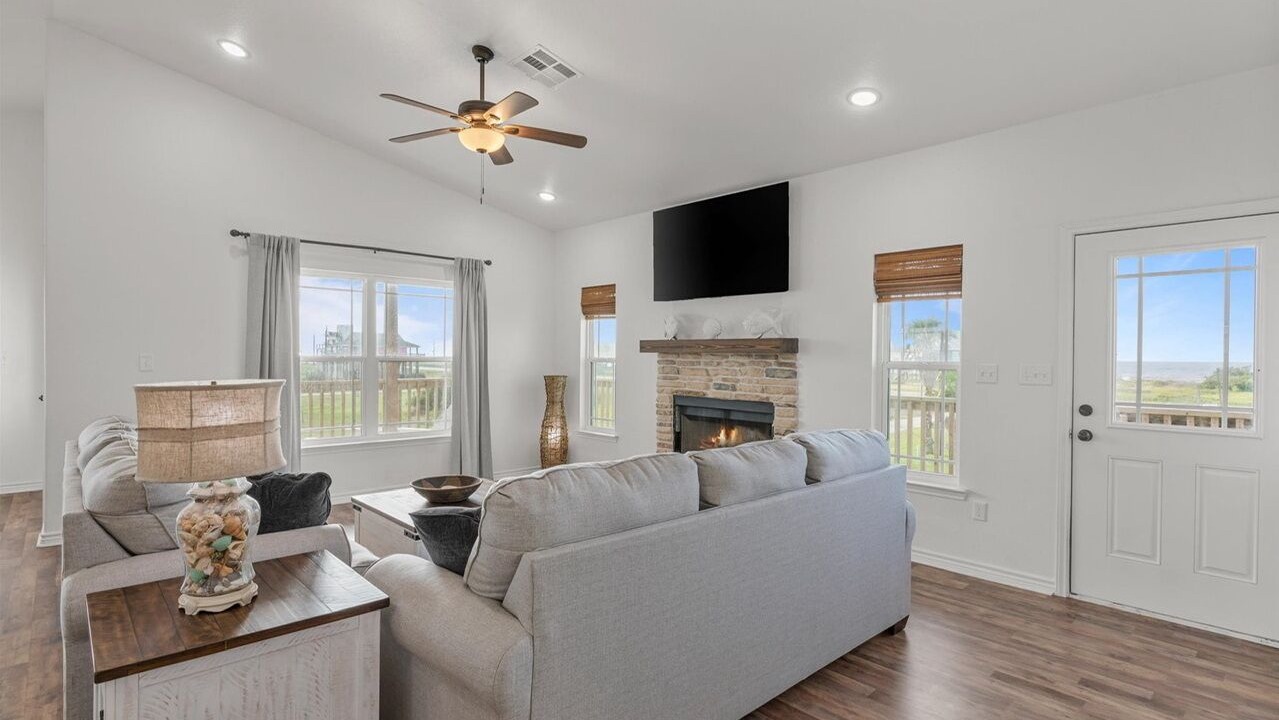 Photo of Livingroom in Gilchrist