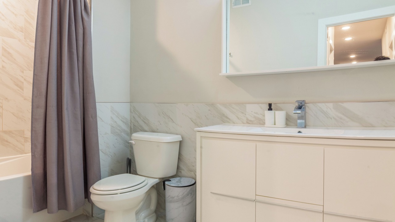Photo of Bathroom in Point Breeze