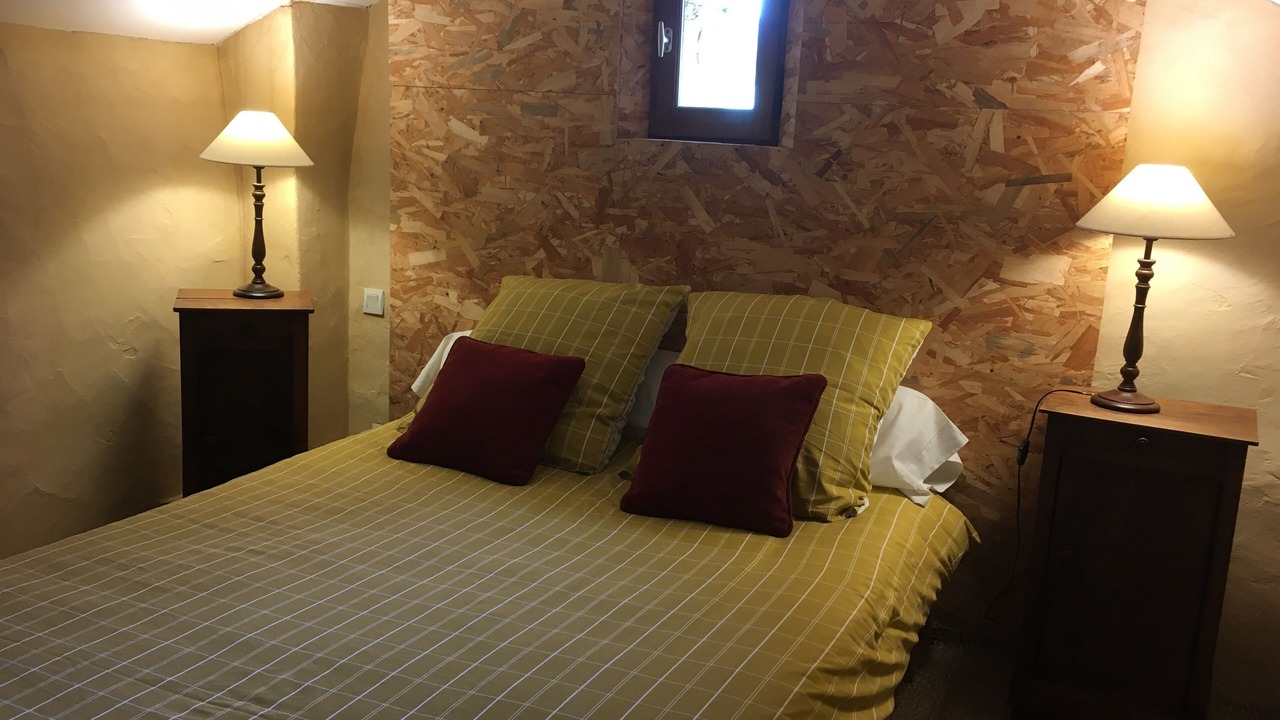 Photo of Bedroom in Montaren-et-Saint-Mediers