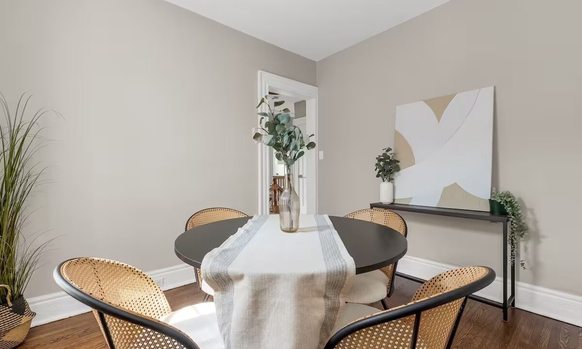 Photo of Livingroom in Downtown